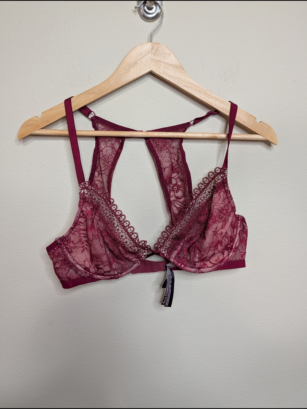 Victoria's Secret Very Sexy Bra 36C Burgundy Lace Unlined Plunge Cage Back
